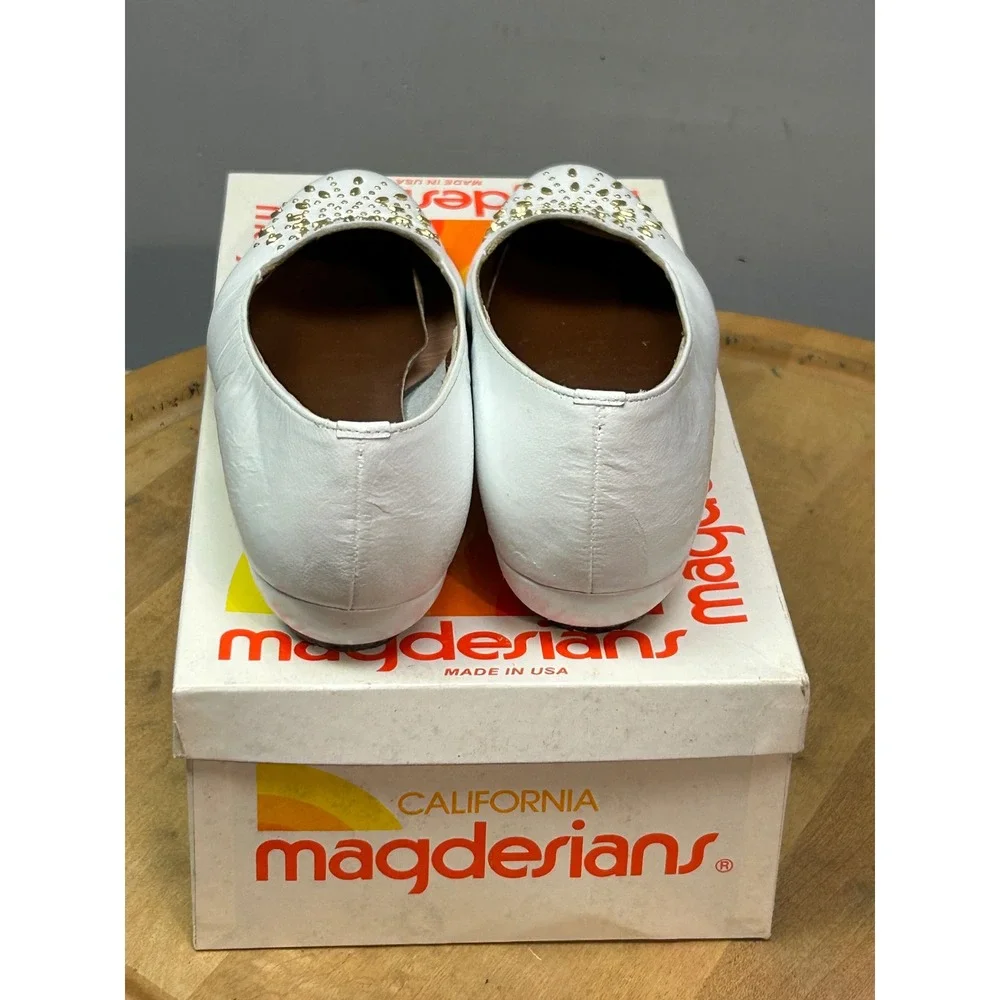 Magdesians Flats Women 7.5 SS White Burst Studded Leather Vintage Low Wedge 5879